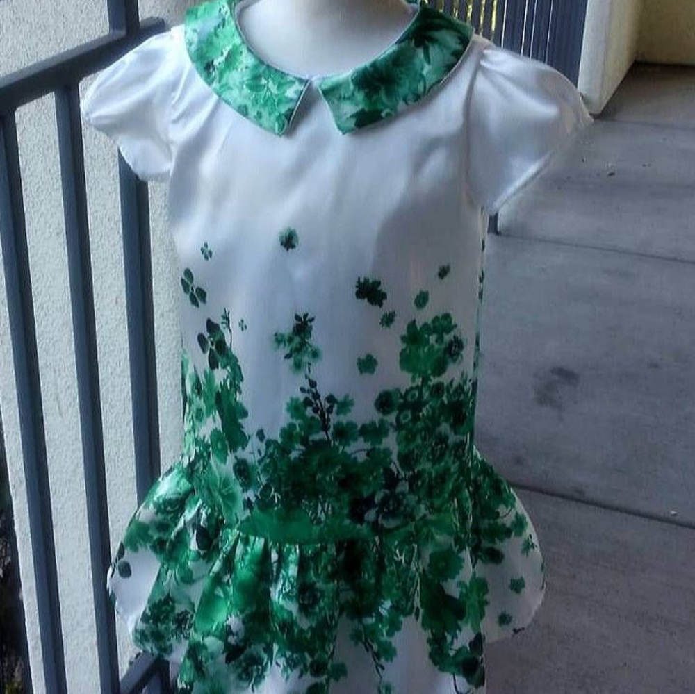 Green drop waist puff sleeved dress